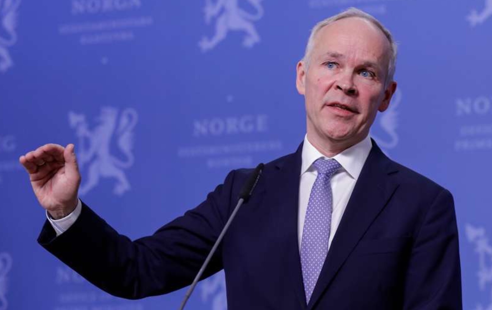 Finansministeren åpner for å betale lengeventende tilbake